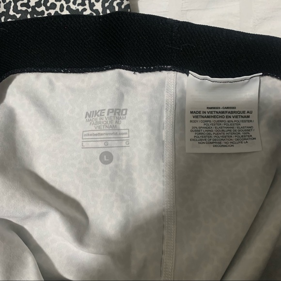 WOMEN’S NIKE PRO PRINTED LEGGINGS SIZE LARGE - Picture 2 of 2